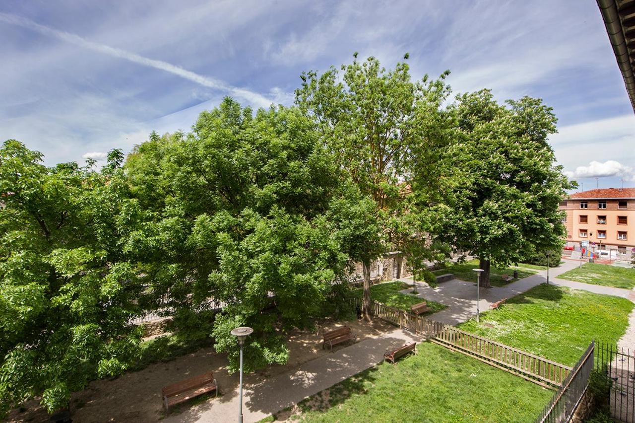 Estudios La Casa De Santa Maria Vitoria-Gasteiz Exterior foto